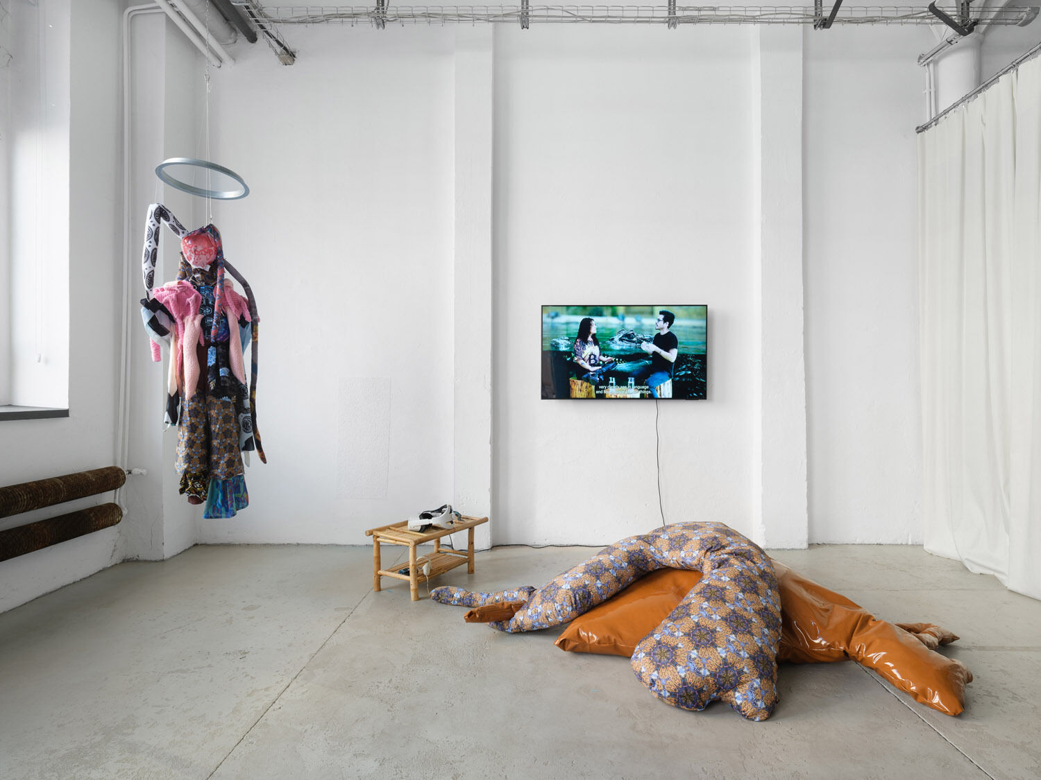 'Cripto Sirenas', Anna Ehrenstein und Sunny Pfalzer, Lucy Tomasino, Alexa Evangelista und Josh Davila, 2025