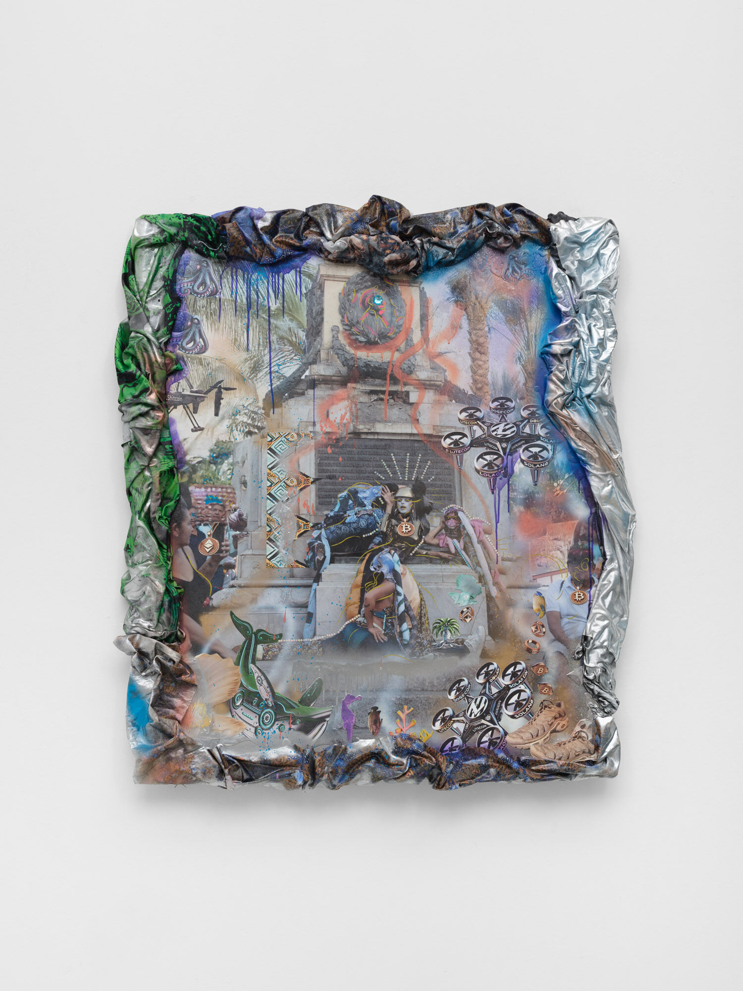 Anna Ehrenstein, Monumental Cripto Sirenas, 2025 Gouache, acryl on canvas, Fabric 125 x 105 cm